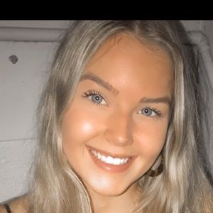 Meet your Posher, Caroline